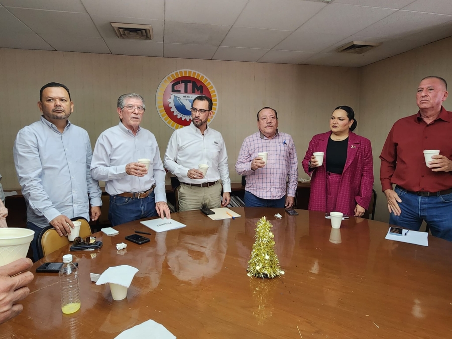 Brindis Decembrino y Firma de Convenio con la FONACOT 
